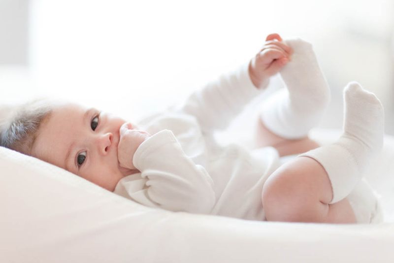 Die richtige Matratzengröße für Babys finden